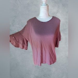 Beautiful White Birch Mauve and white striped Flowing sleeves Top size small